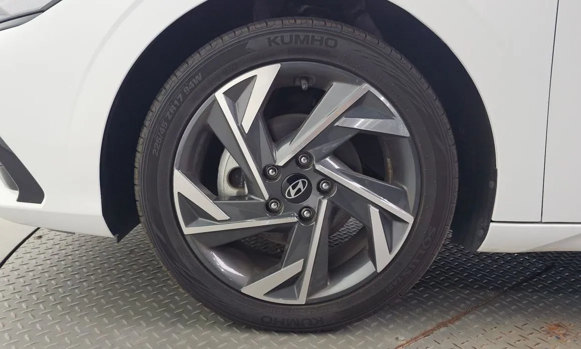 Hyundai AVANTE — фото 8