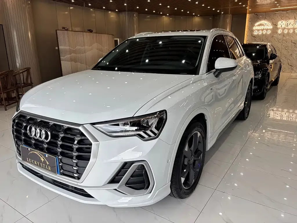 Audi Q3 — фото 1