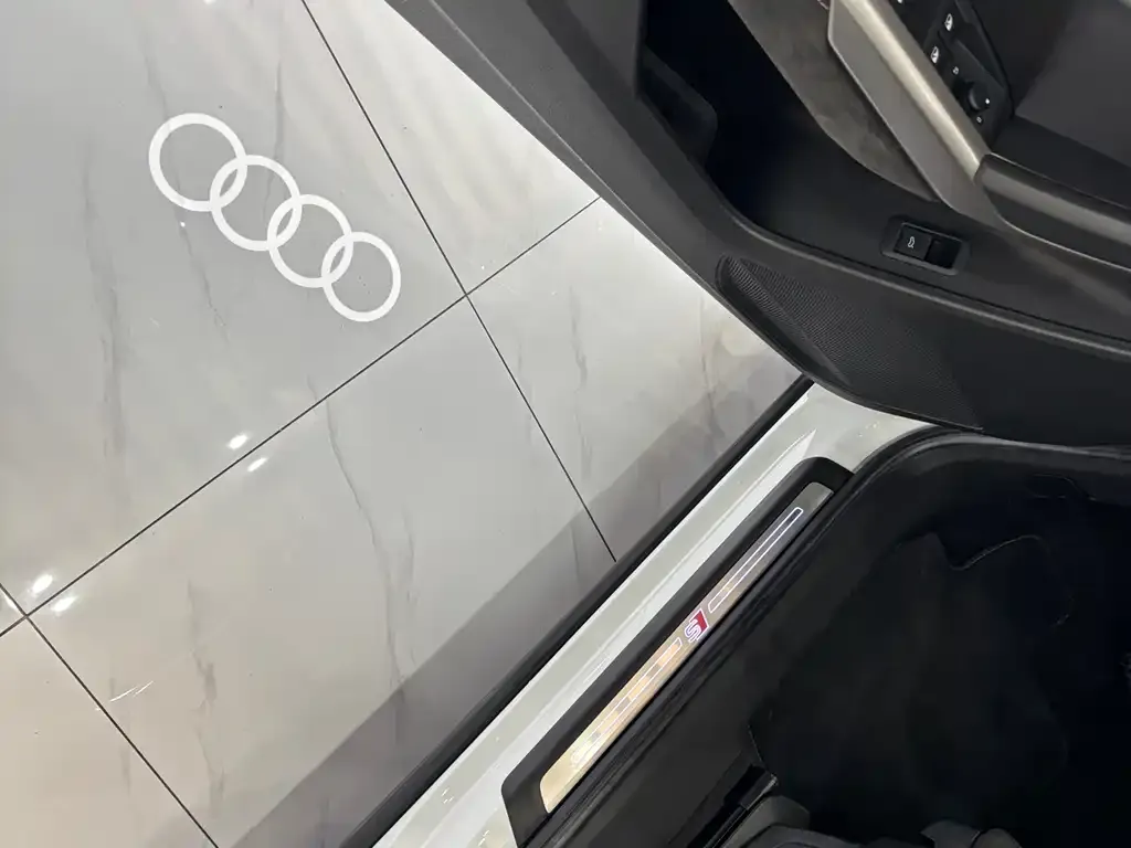 Audi Q3 — фото 8