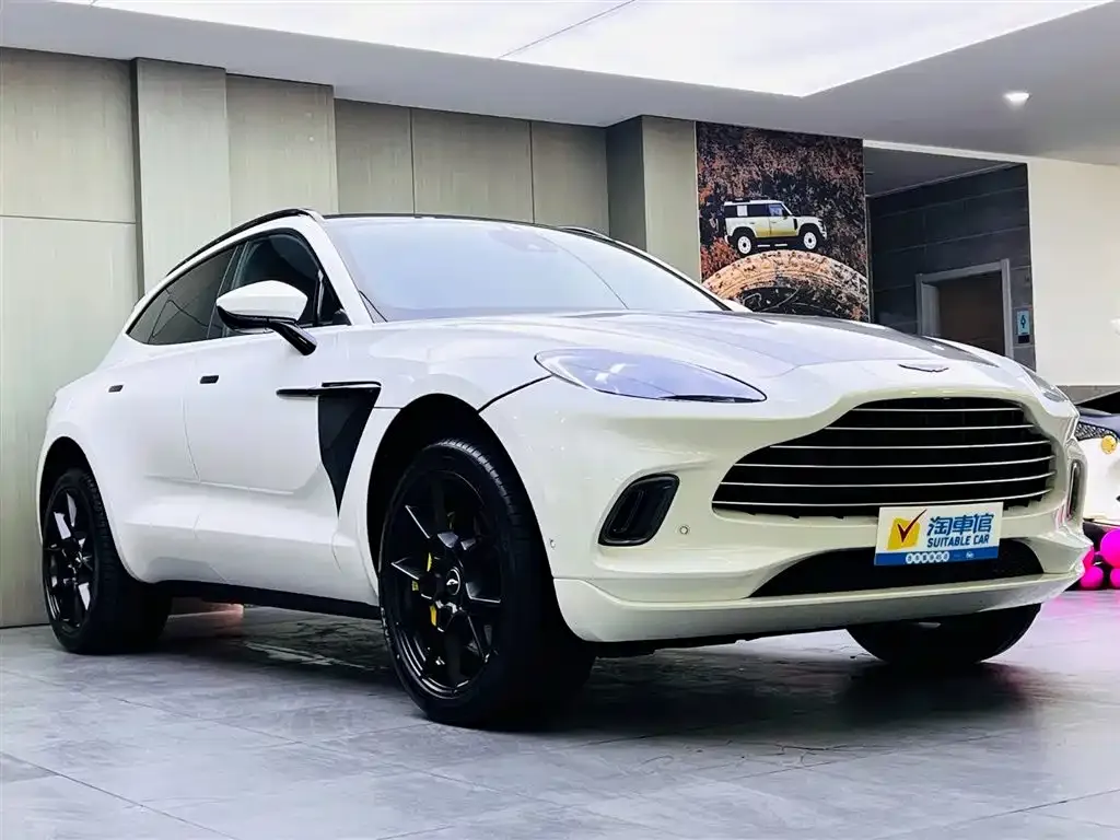Aston Martin DBX — фото 2