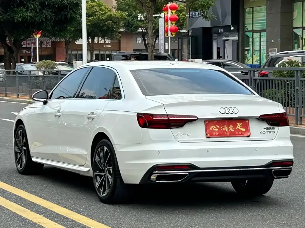 Audi A4L — фото 9