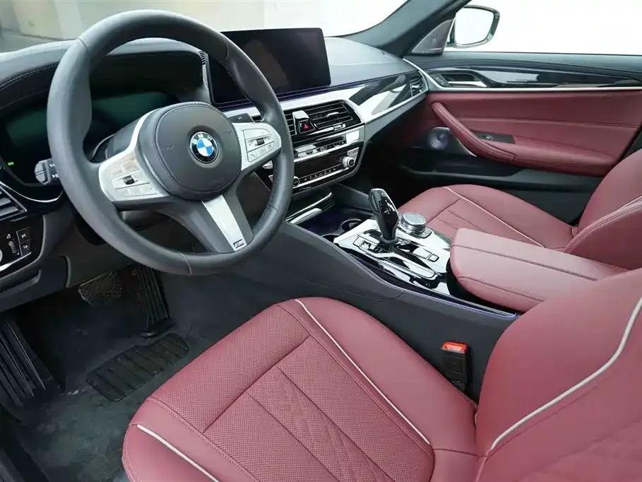 BMW 5 Series — фото 10