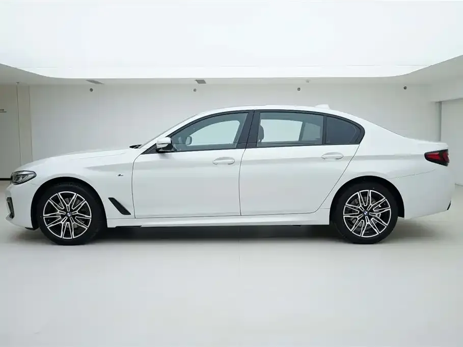 BMW 5 Series — фото 3