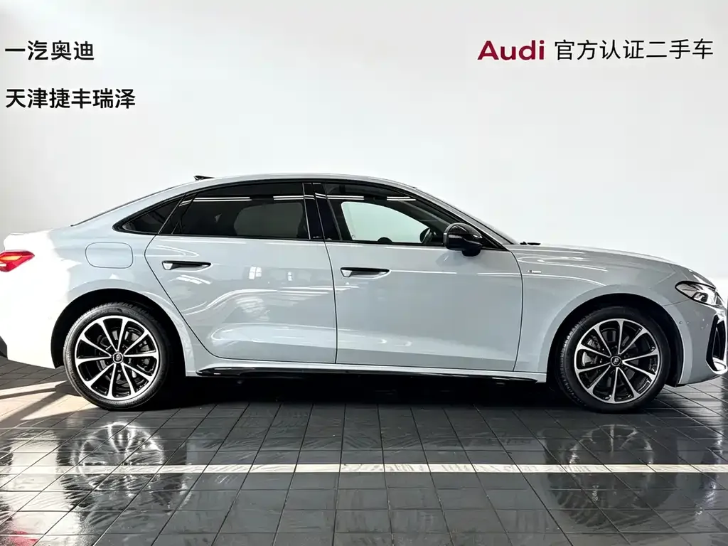 Audi A5L — фото 2