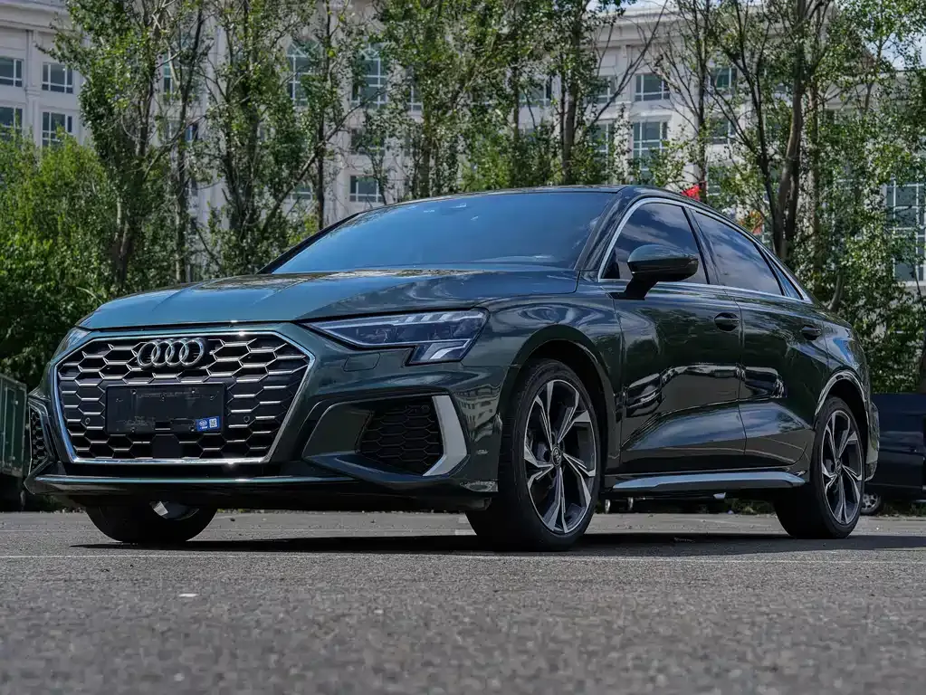 Audi A3 — фото 1