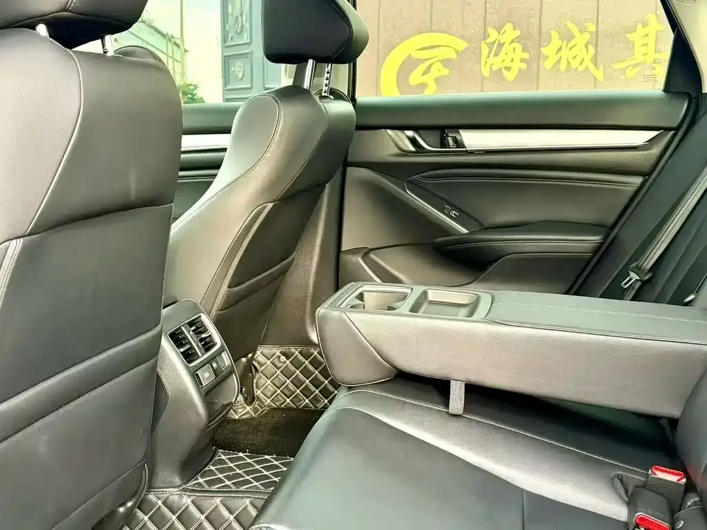 Honda Accord — фото 4
