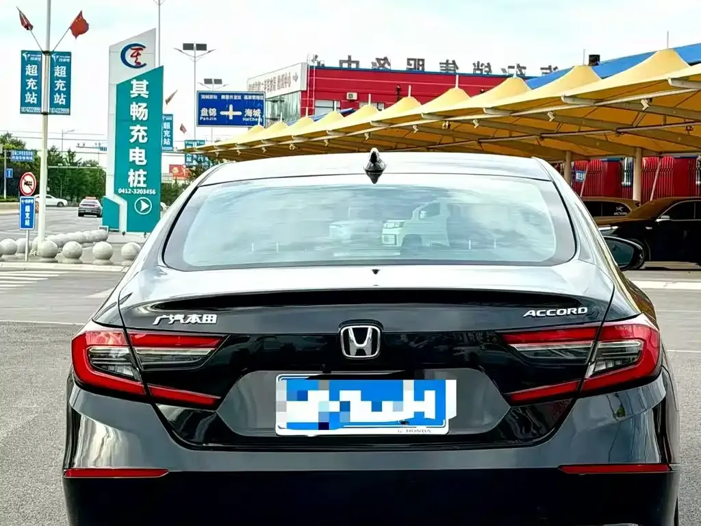Honda Accord — фото 8