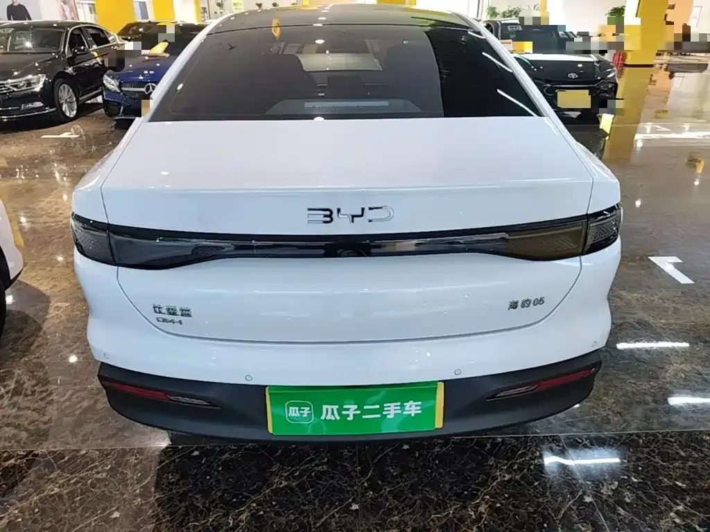 BYD Seal 05 DM-i — фото 10