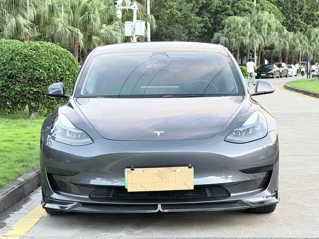 Tesla Model 3 — фото 8