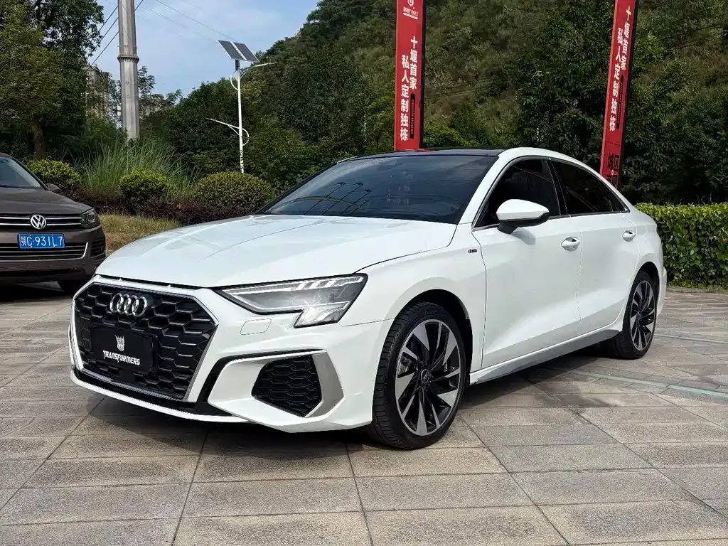 Audi A3 — фото 1
