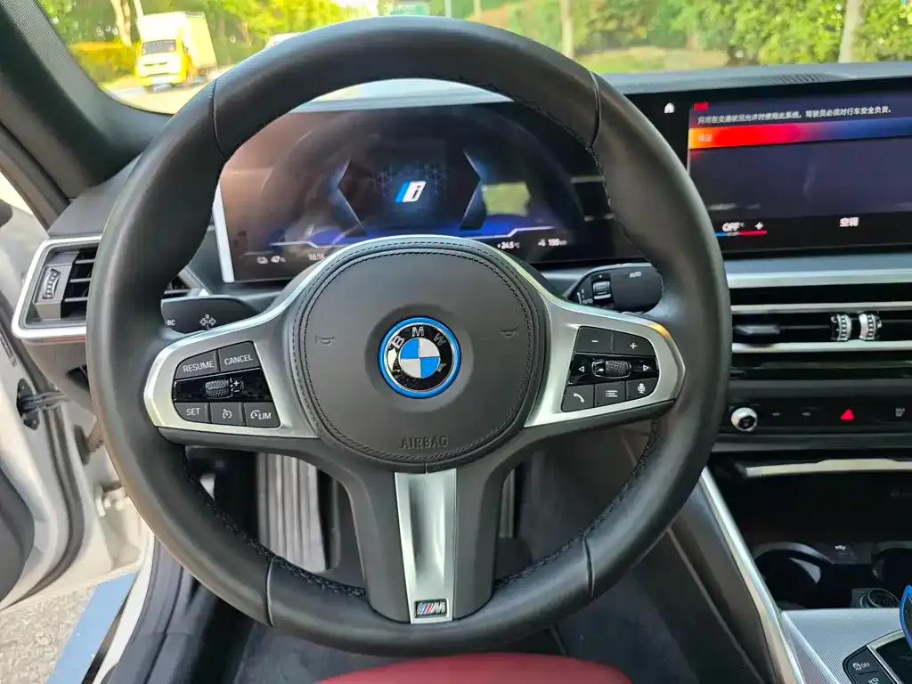 BMW i4 — фото 5