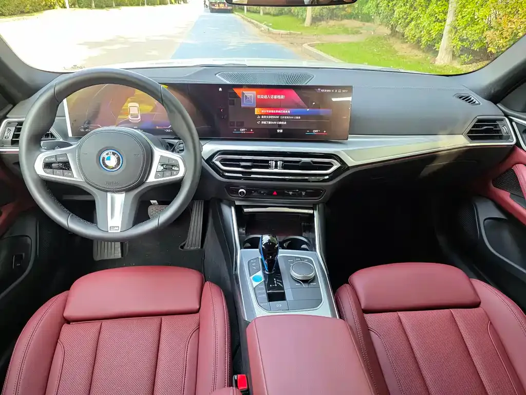 BMW i4 — фото 8