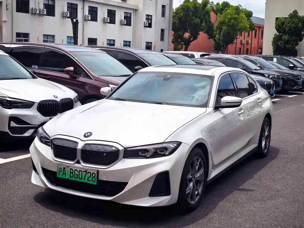 BMW i3 — фото 1