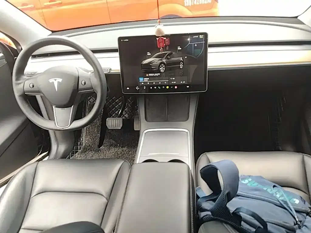 Tesla Model Y — фото 4