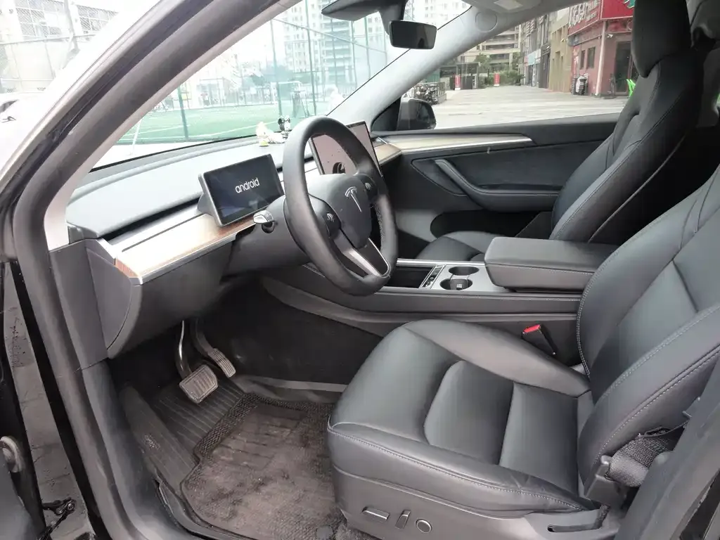Tesla Model Y — фото 2
