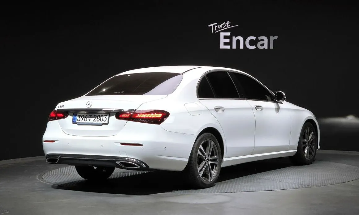 Mercedes-Benz E-Class 2023 из KR, фото 7