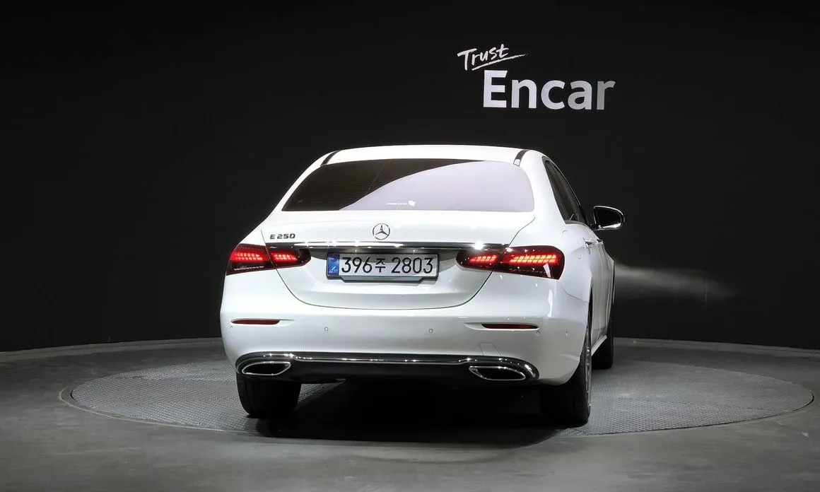 Mercedes-Benz E-Class 2023 из KR, фото 6
