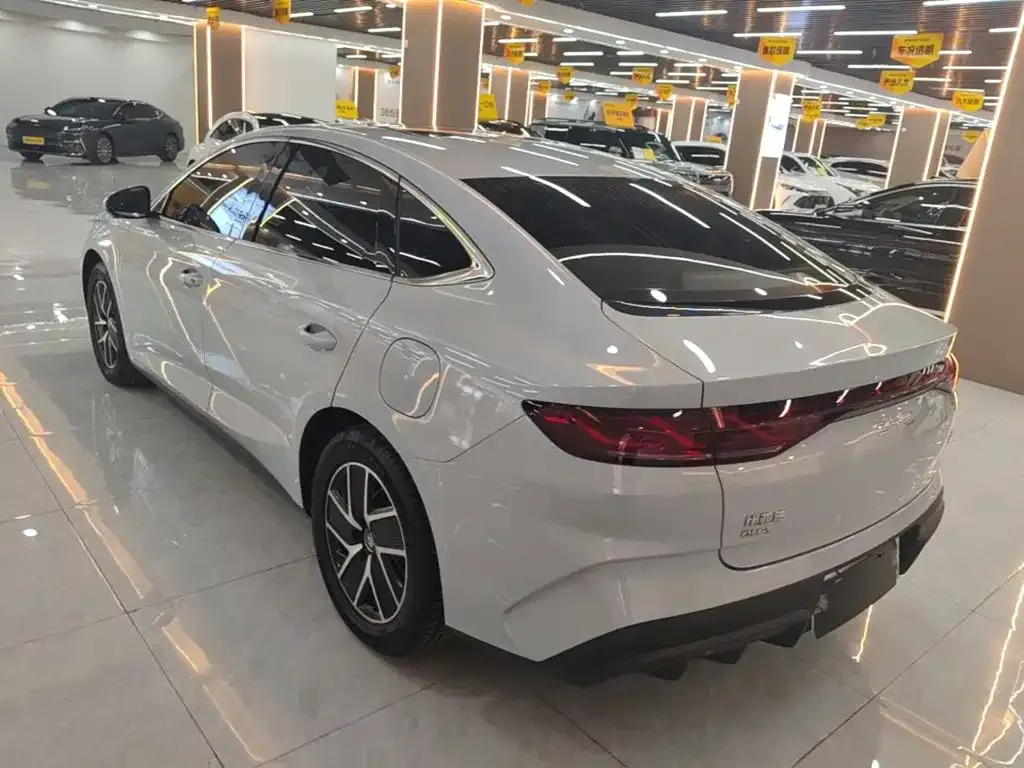 BYD Qin L — фото 9