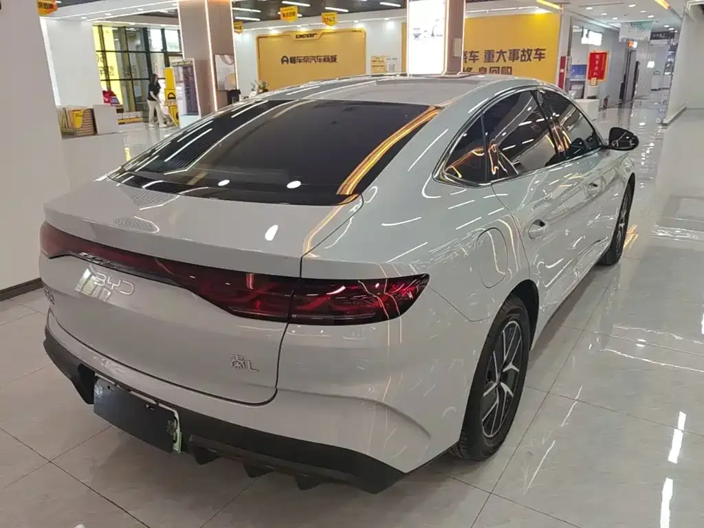 BYD Qin L — фото 5
