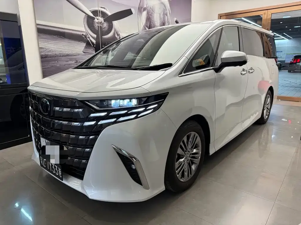 Toyota Alphard — фото 4