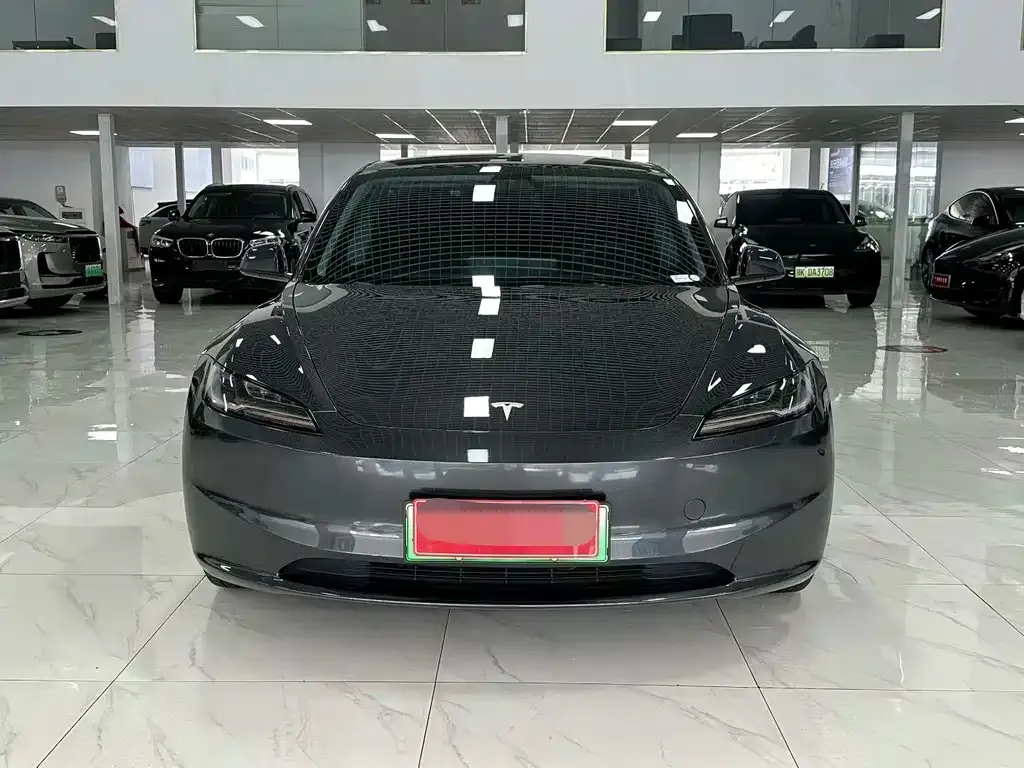 Tesla Model 3 — фото 4
