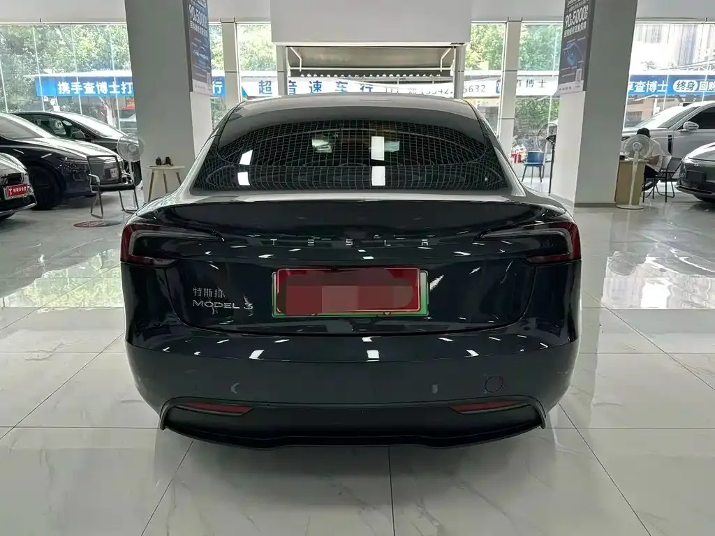 Tesla Model 3 — фото 6