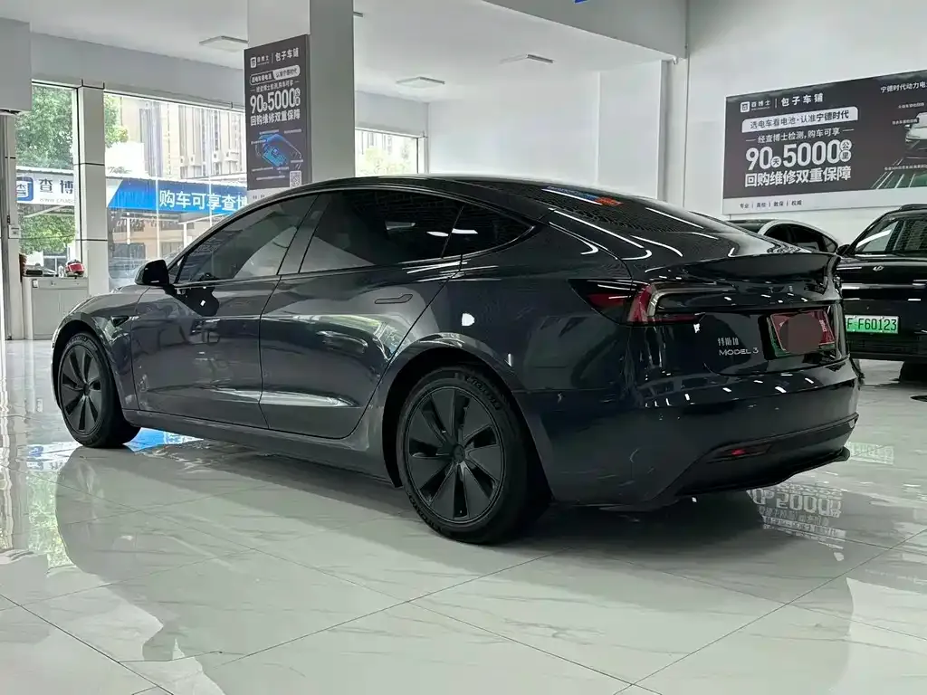 Tesla Model 3 — фото 8