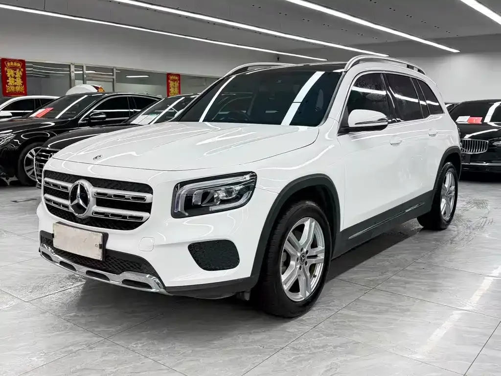 Mercedes-Benz GLB — фото 1