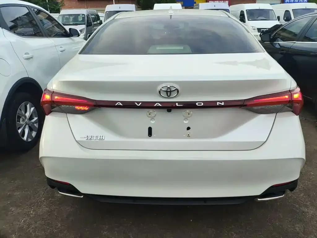 Toyota Avalon — фото 3