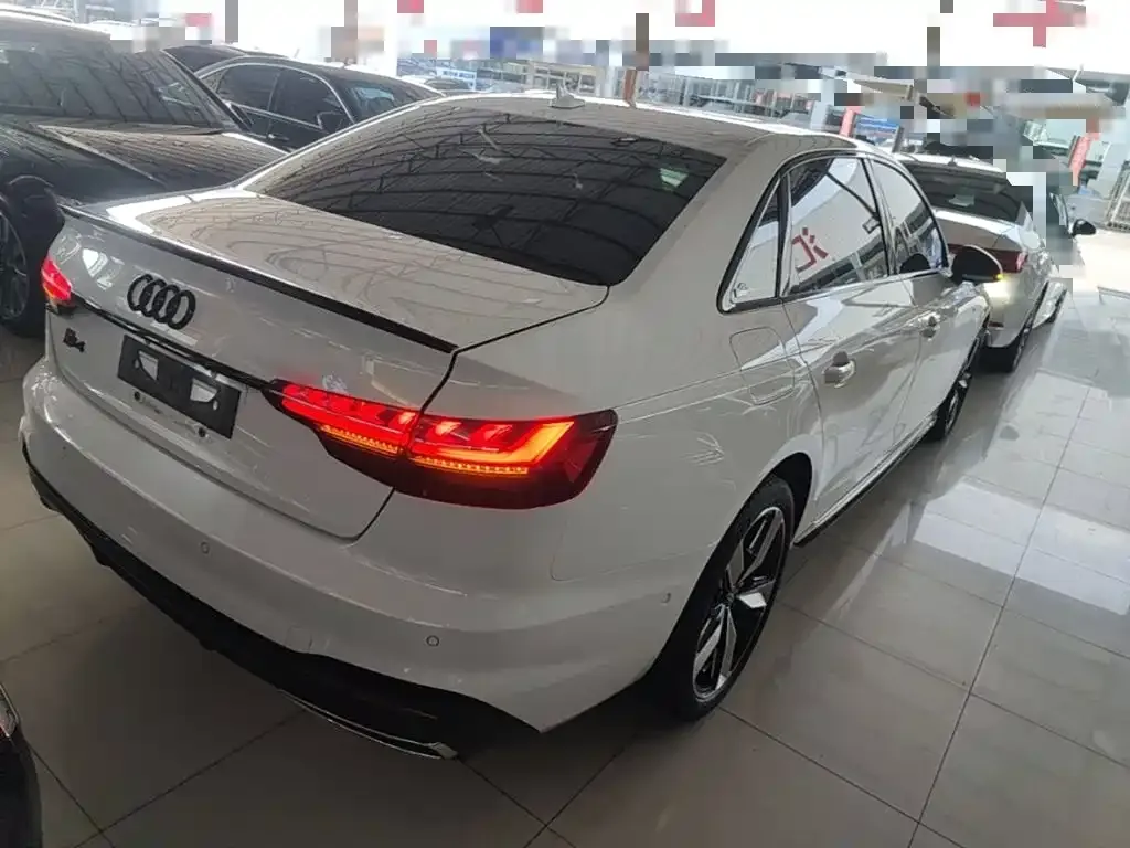 Audi A4L — фото 9