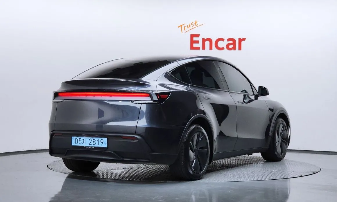 Tesla Model Y — фото 2