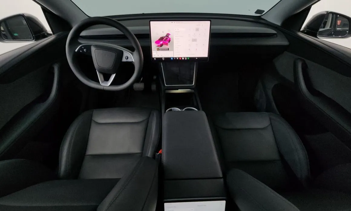 Tesla Model Y — фото 3