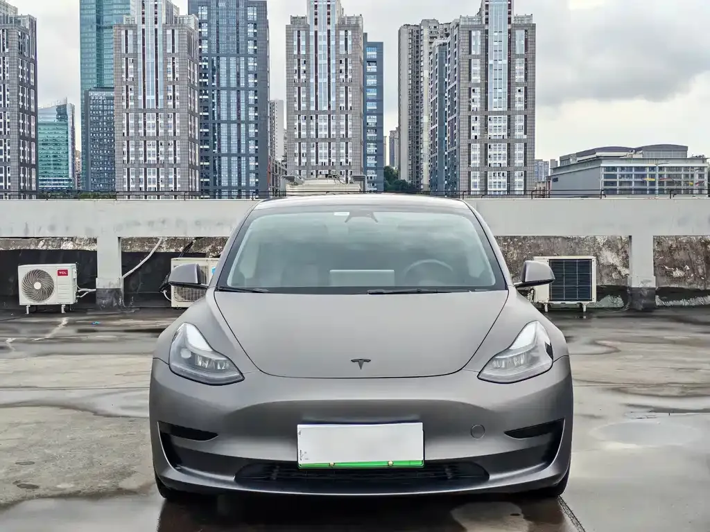 Tesla Model 3 — фото 9