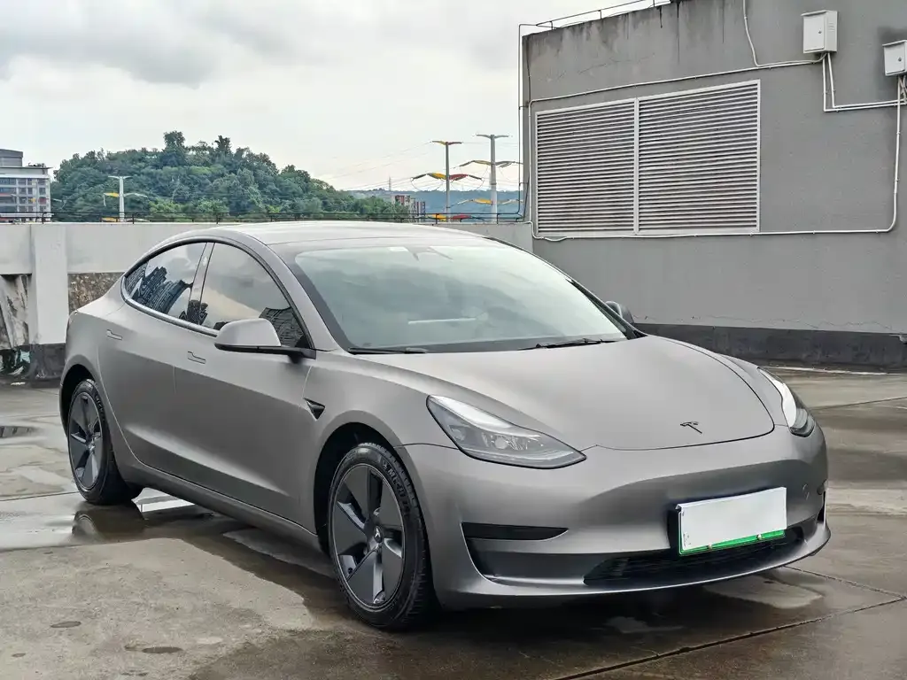 Tesla Model 3 — фото 10