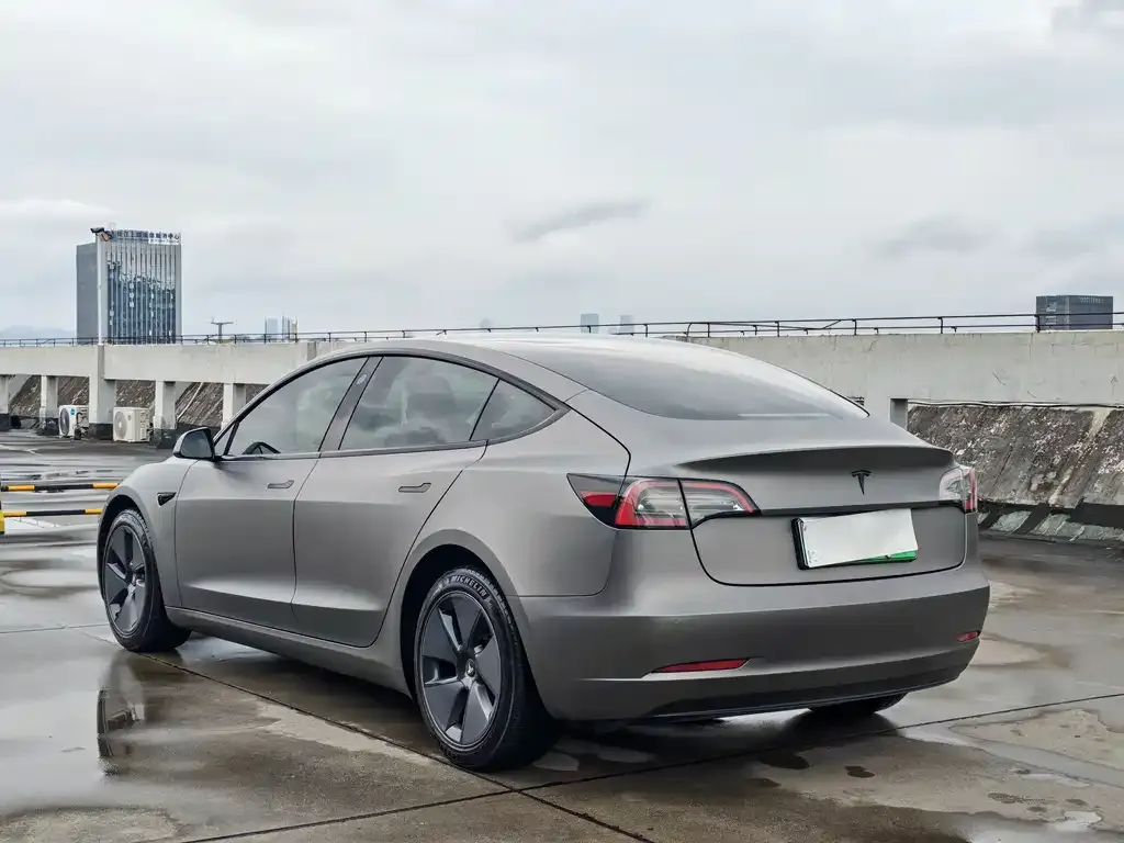 Tesla Model 3 — фото 2