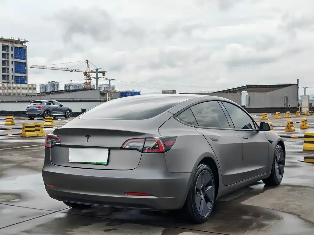 Tesla Model 3 — фото 6