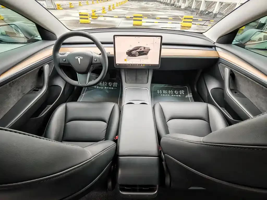 Tesla Model 3 — фото 4