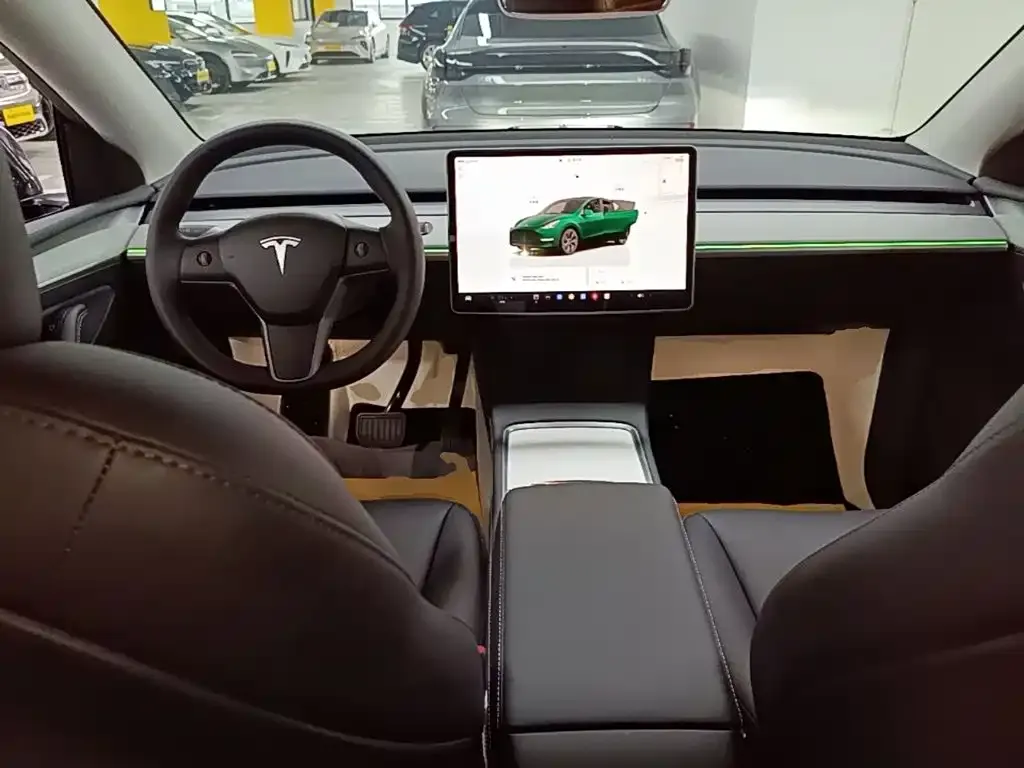 Tesla Model Y — фото 3