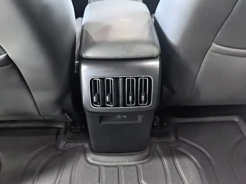 BYD L DM-i — фото 2