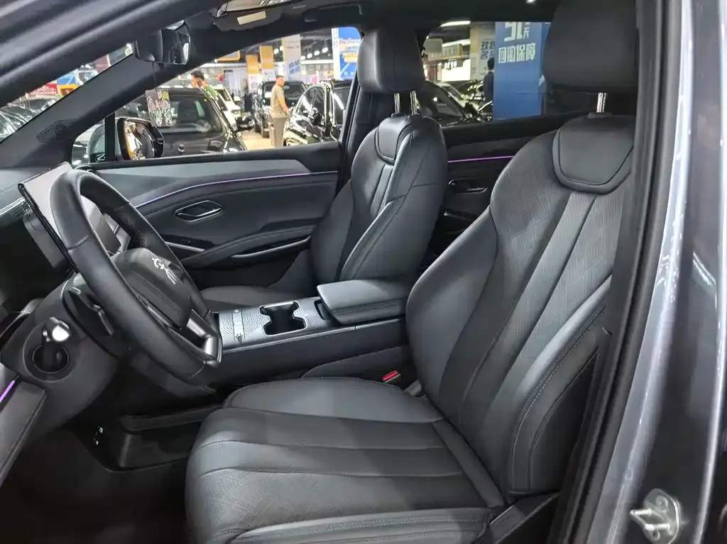 BYD L DM-i — фото 9