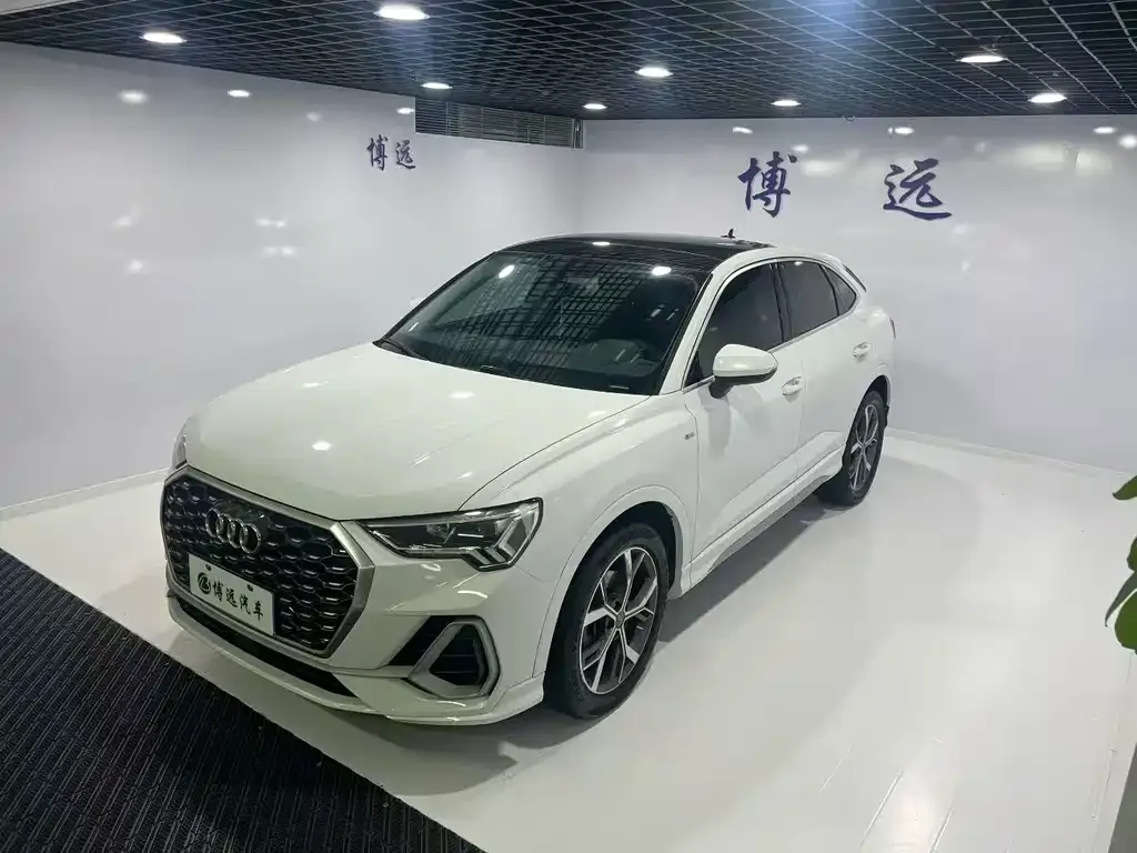 Audi Q3 Sportback — фото 1