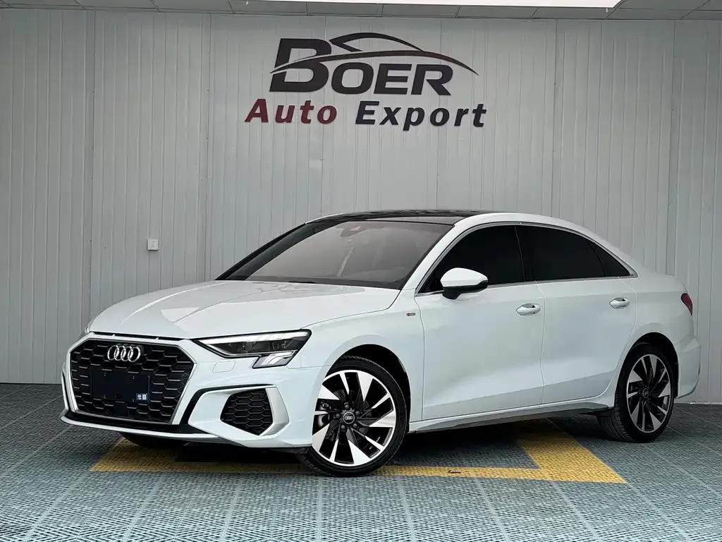 Audi A3 — фото 1