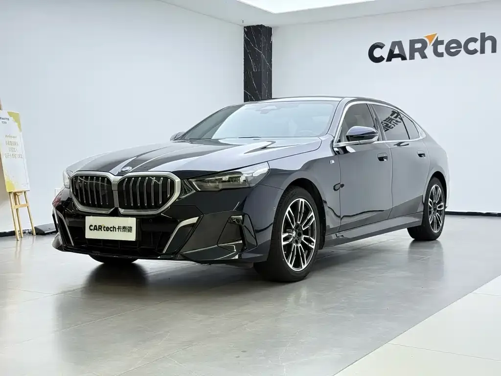 BMW 5 Series — фото 1