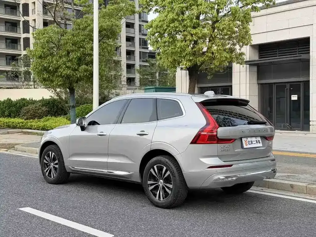 Volvo XC60 — фото 6