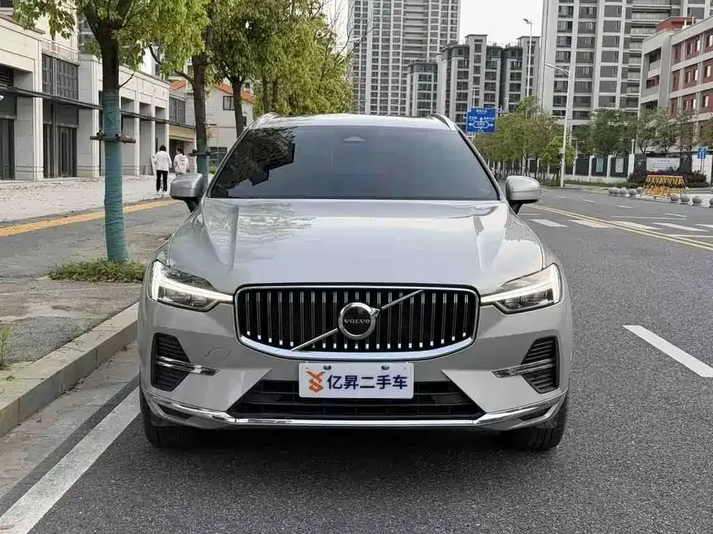 Volvo XC60 — фото 4
