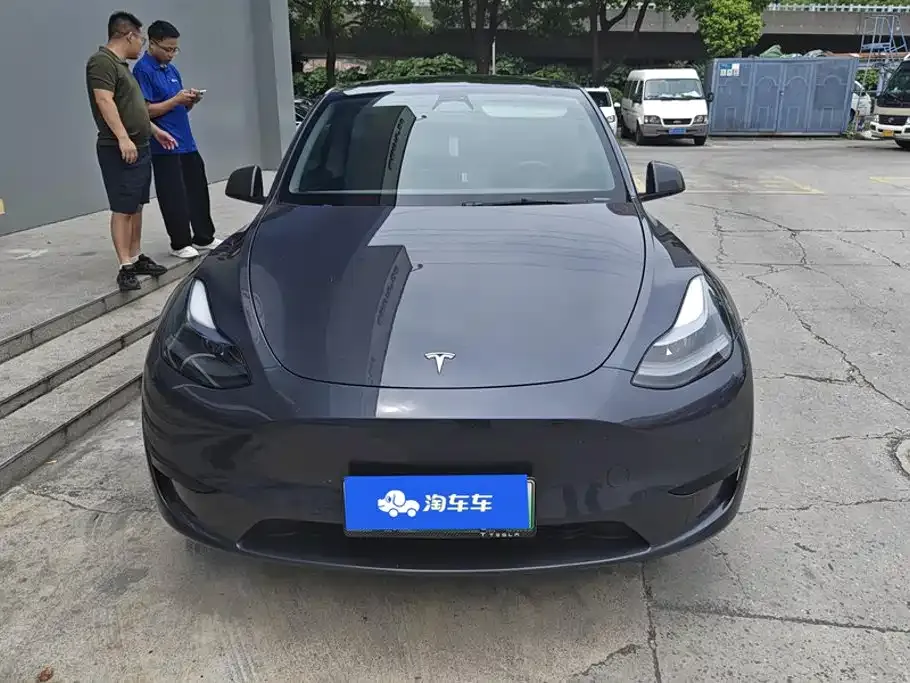 Tesla Model Y — фото 10