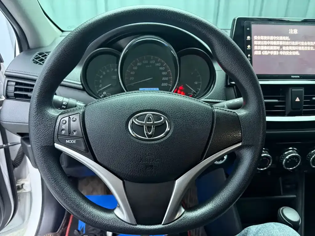 Toyota Vios — фото 6
