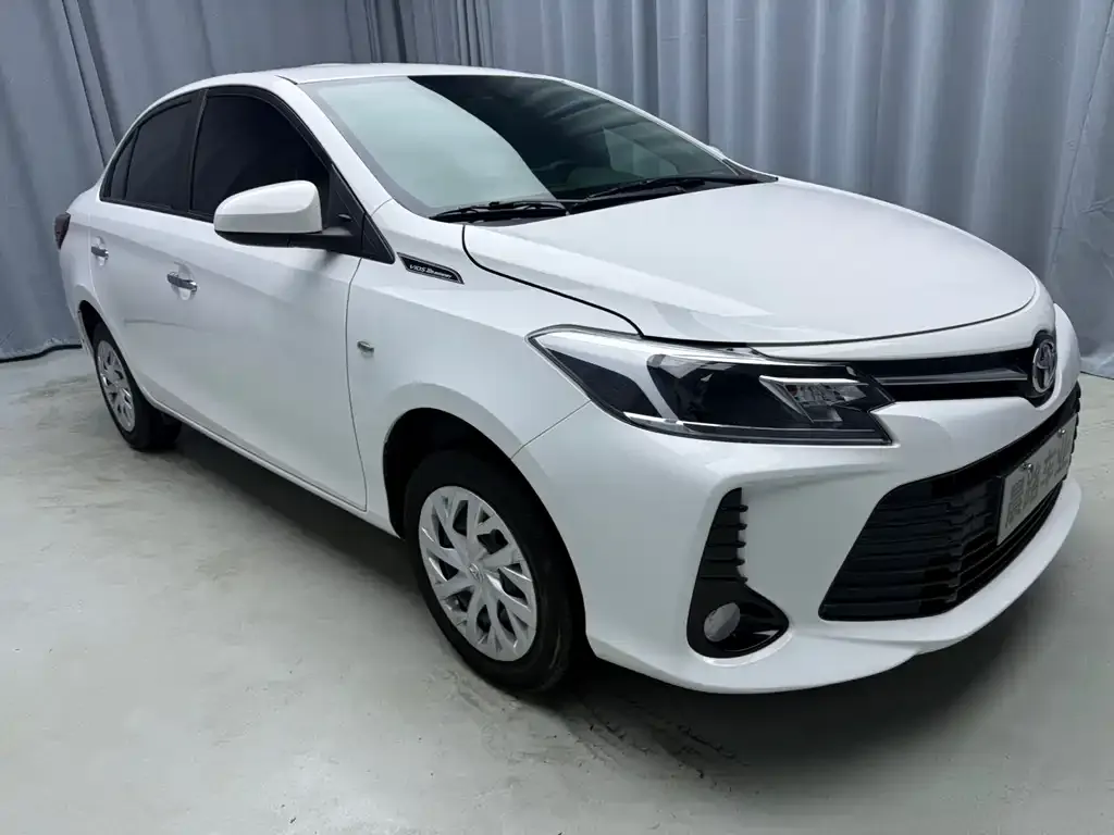 Toyota Vios — фото 5