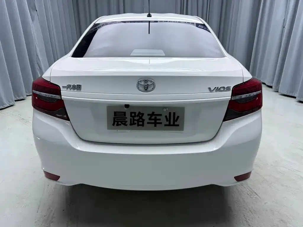 Toyota Vios — фото 2