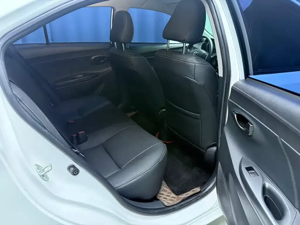 Toyota Vios — фото 10
